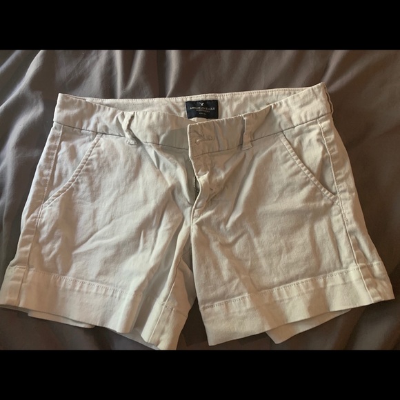 Two American eagle size 6 shorts - Picture 3 of 3
